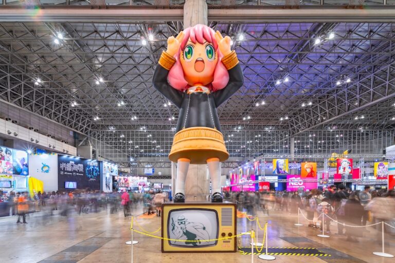 親子で楽しむヒーローグリーティングイベントを商業施設で開催